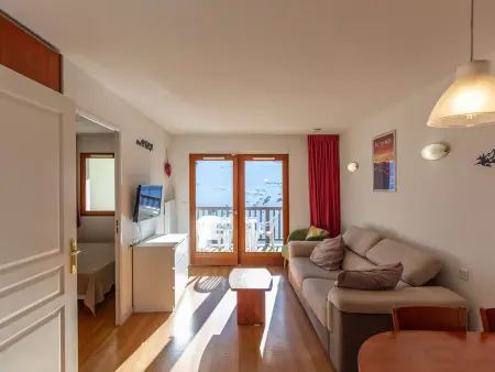 Appartement T2 pour 4 pers. avec terrasse, piscine couverte et salle de fitness, proche des pistes - Photo 2