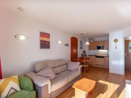 Appartement T2 pour 4 pers. avec terrasse, piscine couverte et salle de fitness, proche des pistes - Photo 4