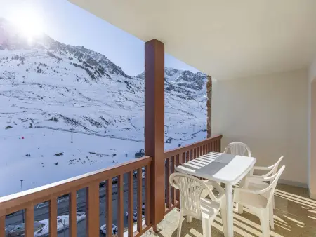 Appartement T2 pour 4 pers. avec terrasse, piscine couverte et salle de fitness, proche des pistes - Photo 8