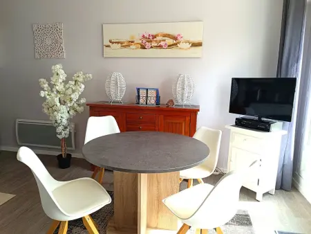 Appartement rénové avec terrasse à 200m des plages à Trégastel - Photo 5