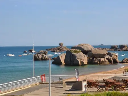 Appartement avec WIFI à 50m de la plage Coz Pors, Forum et Aquarium à Trégastel - Photo 11