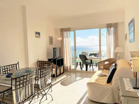 Appartement coquet 2 pièces avec terrasse au Lavandou, 4 couchages, vue exceptionnelle plage - Photo 2