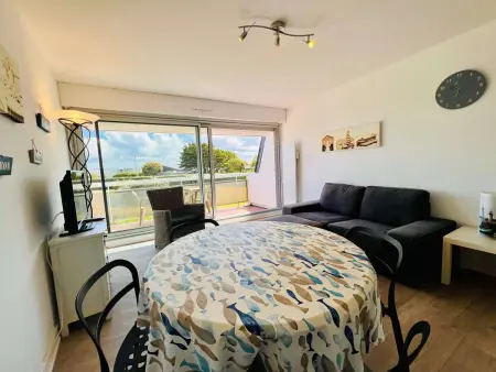Charmant 2 pièces rénové à Quiberon avec balcon, parking et wifi, animaux admis - Photo 1