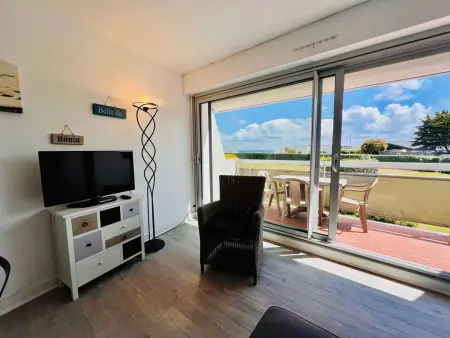 Charmant 2 pièces rénové à Quiberon avec balcon, parking et wifi, animaux admis - Photo 2