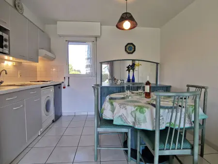 Carnac - Appartement 2 pièces avec terrasse, piscine et parking privé, à 400m de la plage. - Photo 2