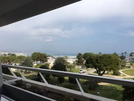 Charmant 2P en bord de mer, 4 couchages, marina, proche gare et centre, parking vélos et scooters - Photo 1
