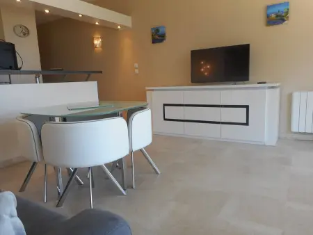 Charmant 2P en bord de mer, 4 couchages, marina, proche gare et centre, parking vélos et scooters - Photo 12