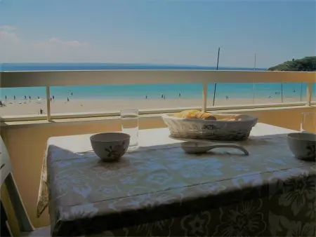 Appartement avec 2 chambres, balcon et superbe vue mer à quelques pas de la plage de Tresmeur - Photo 1