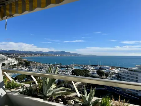 Studio moderne, 2 couchages, climatisé avec parking à Villeneuve Loubet Plage - Photo 4
