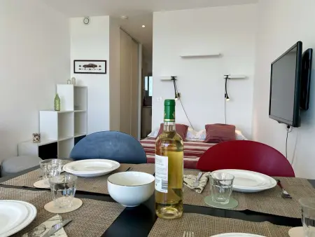 Studio moderne, 2 couchages, climatisé avec parking à Villeneuve Loubet Plage - Photo 6