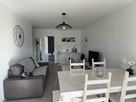 Cambo : T2 Lumineux avec Terrasse Sud, Wifi & Parking - Photo 5