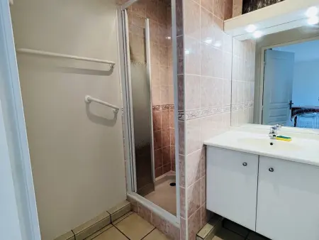 T2 à Cambo-les-Bains avec Accès Internet et Parking - Photo 8