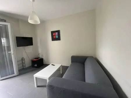 T1 bis avec Terrasse, Parking, WiFi et Animaux admis à Cambo-les-Bains - Photo 4
