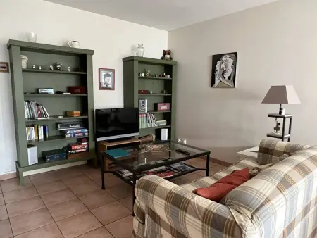 T3 à Cambo-les-Bains: Confort, animaux acceptés, parking - Photo 2