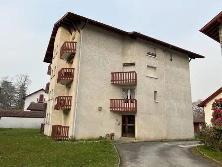 Cambo-les-Bains : T1 Bis lumineux avec balcon, parking, animaux admis - Photo 1