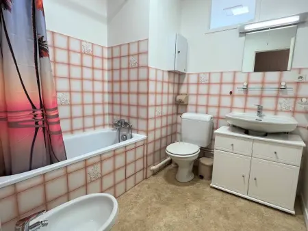 Cambo-les-Bains : T1 Bis lumineux avec balcon, parking, animaux admis - Photo 7