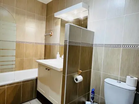 Appartement T2 moderne avec terrasse, parking et accès internet - Cambo-les-Bains - Photo 7