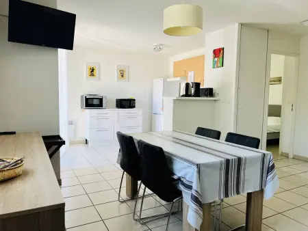 Cambo : T2 Confortable avec Wifi et Parking, Appartement 2 personnes à Cambo les Bains - Photo 4