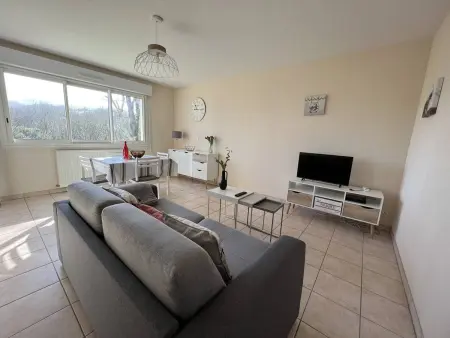 Appartement T2 RDC avec terrasse, parking, et WIFI à Cambo-les-Bains - Photo 2
