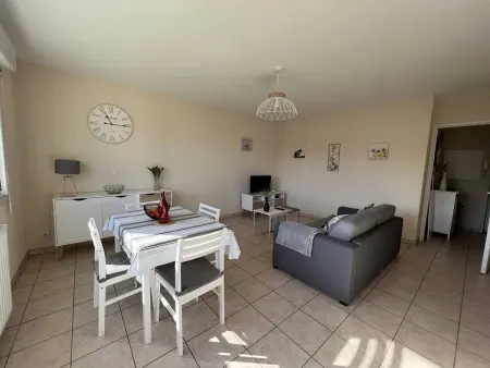Appartement T2 RDC avec terrasse, parking, et WIFI à Cambo-les-Bains - Photo 3