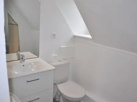 Appartement rénové avec vue mer, proche plage, parking privé - Photo 5