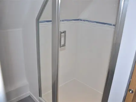 Appartement rénové avec vue mer, proche plage, parking privé - Photo 6