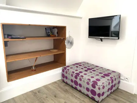 Appartement rénové avec vue mer, proche plage, parking privé - Photo 11