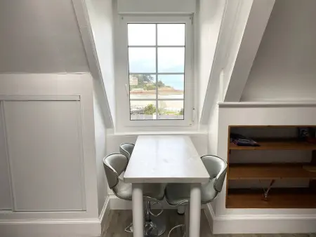 Appartement rénové avec vue mer, proche plage, parking privé - Photo 12