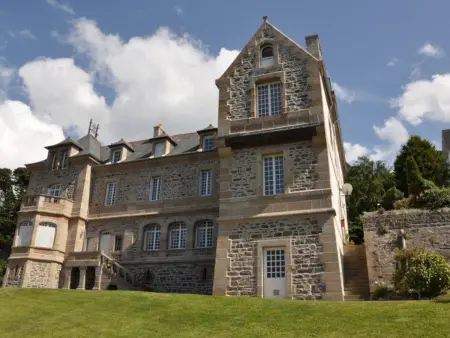 Appartement rénové au Château de Trestraou avec parking, proche plage et commerces - Photo 1