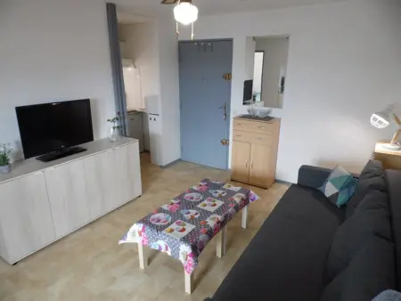 Appartement cosy à 200m de la plage avec parking privé et loggia, animaux admis - Photo 1