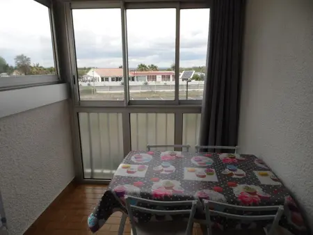 Appartement cosy à 200m de la plage avec parking privé et loggia, animaux admis - Photo 8