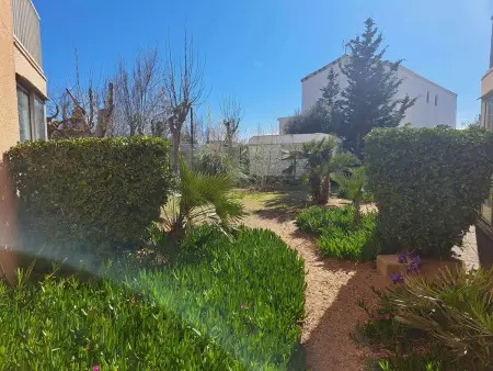 Appartement cosy à 200m de la plage avec parking privé et loggia, animaux admis - Photo 10