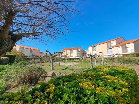 Appartement cosy à 200m de la plage avec parking privé et loggia, animaux admis - Photo 13