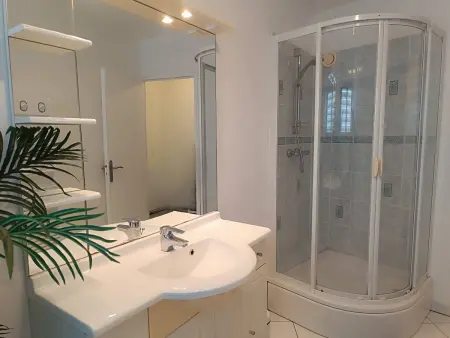 Bel appartement avec WIFI, balcon et garage à Perros-Guirec - Photo 3