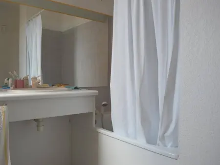 Duplex 4 pièces avec terrasse et solarium, 150m de la mer, parking privé, ascenseur - Photo 14