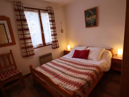 T3 cosy avec cheminée, pour 4-5 pers., skis aux pieds, terrasse sud/ouest, calme à Arêches-Beaufort - Photo 2