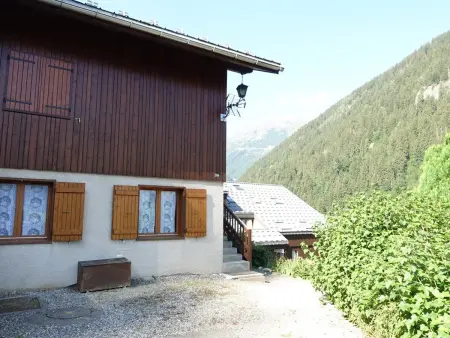 T3 cosy avec cheminée, pour 4-5 pers., skis aux pieds, terrasse sud/ouest, calme à Arêches-Beaufort - Photo 12