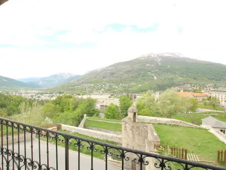 Grand studio 4 pers avec balcon au cœur de Briançon - Photo 3