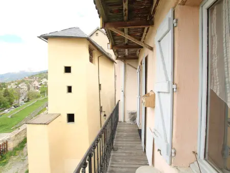 Grand studio 4 pers avec balcon au cœur de Briançon - Photo 6
