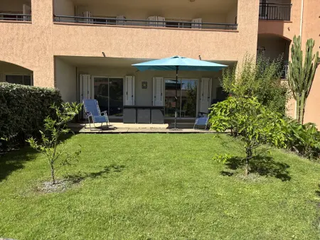 Bel appartement 3* avec piscine, jardin privé, idéalement situé près du port et des commerces - Photo 2