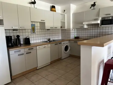 Bel appartement 3* avec piscine, jardin privé, idéalement situé près du port et des commerces - Photo 5