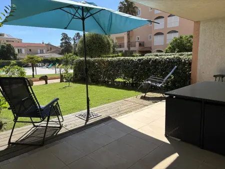 Bel appartement 3* avec piscine, jardin privé, idéalement situé près du port et des commerces - Photo 15