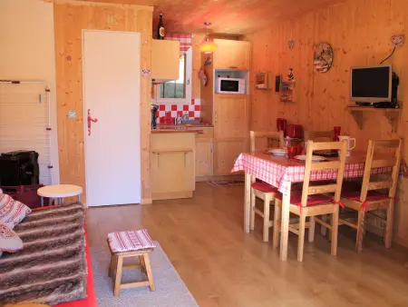 Charmant studio à Vars Les Claux, proche commodités et pistes, balcon en rez-de-chaussée - Photo 9