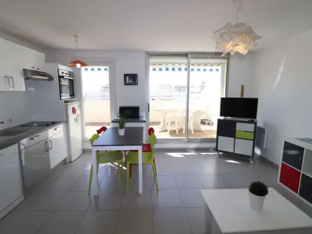Superbe 3P avec grande terrasse, piscine, proche plage et commerces au Grau-du-Roi - Photo 2