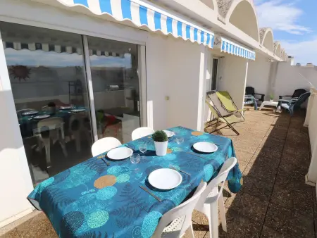 Superbe 3P avec grande terrasse, piscine, proche plage et commerces au Grau-du-Roi - Photo 8