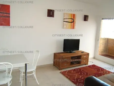 Appartement F2 à Collioure avec piscine, parking et vue sur mer - Photo 5