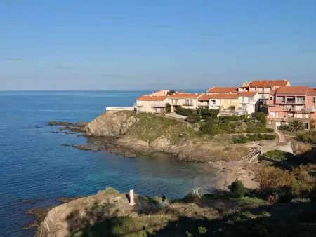 Appartement F2 à Collioure avec piscine, parking et vue sur mer - Photo 12