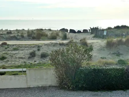 Appartement à 2 pas de la plage avec terrasse et parking - Photo 9