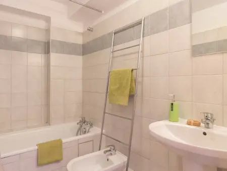 Bel appartement lumineux 54m², 3 pièces, 6 pers., coeur de Montgenèvre, animaux acceptés, balcon. - Photo 4