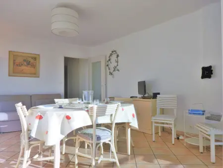 Appartement 2 pièces, terrasse, proche plage et centre, Le Lavandou - Photo 2